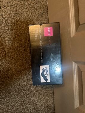 Style House Black Flat Iron Accessory Set - Black